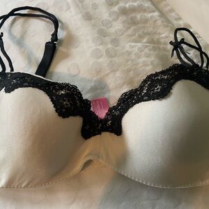 Isaac Mizrahi Cream Bra with Black Lace Trim